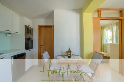 Meerblick Appartementhaus mit 3 Wohnungen, Karten, Terrassen — Bild 13
