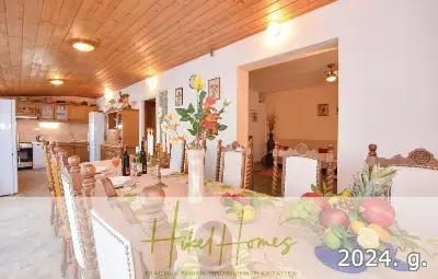1. Reihe dirkt Meer mit 5 SZ, Pool, Jacuzzi, ... auf der Insel Ciovo (bei Trogir mit 2 Brücken) — Bild 13