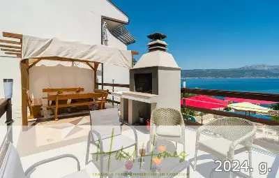 1. Reihe dirkt Meer mit 5 SZ, Pool, Jacuzzi, ... auf der Insel Ciovo (bei Trogir mit 2 Brücken) — Bild 7