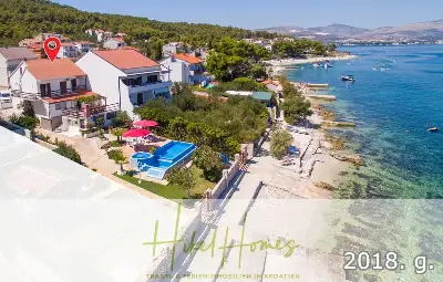 1. Reihe dirkt Meer mit 5 SZ, Pool, Jacuzzi, ... auf der Insel Ciovo (bei Trogir mit 2 Brücken) — Bild 6