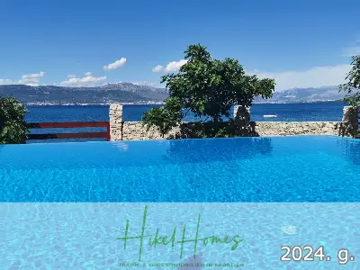 1. Reihe dirkt Meer mit 5 SZ, Pool, Jacuzzi, ... auf der Insel Ciovo (bei Trogir mit 2 Brücken) — Bild 28