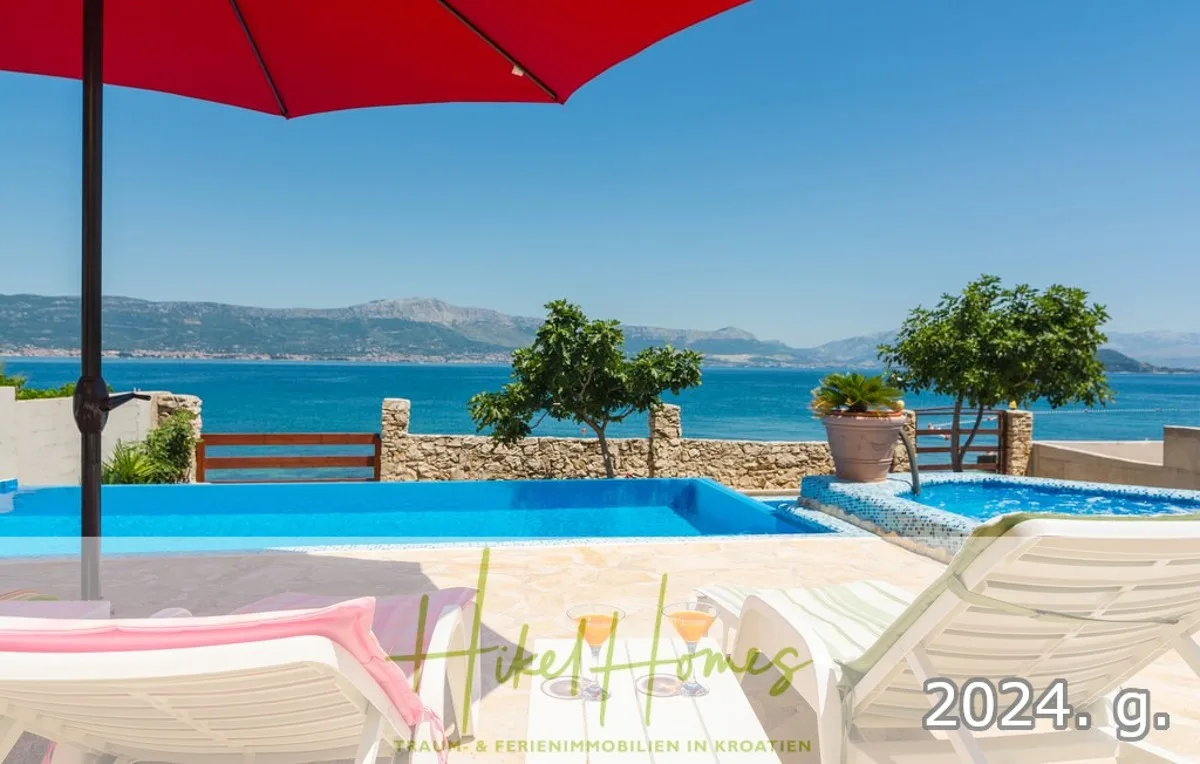 1. Reihe dirkt Meer mit 5 SZ, Pool, Jacuzzi, ... auf der Insel Ciovo (bei Trogir mit 2 Brücken) — Bild 1