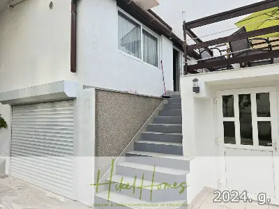 1. Reihe dirkt Meer mit 5 SZ, Pool, Jacuzzi, ... auf der Insel Ciovo (bei Trogir mit 2 Brücken) — Bild 21