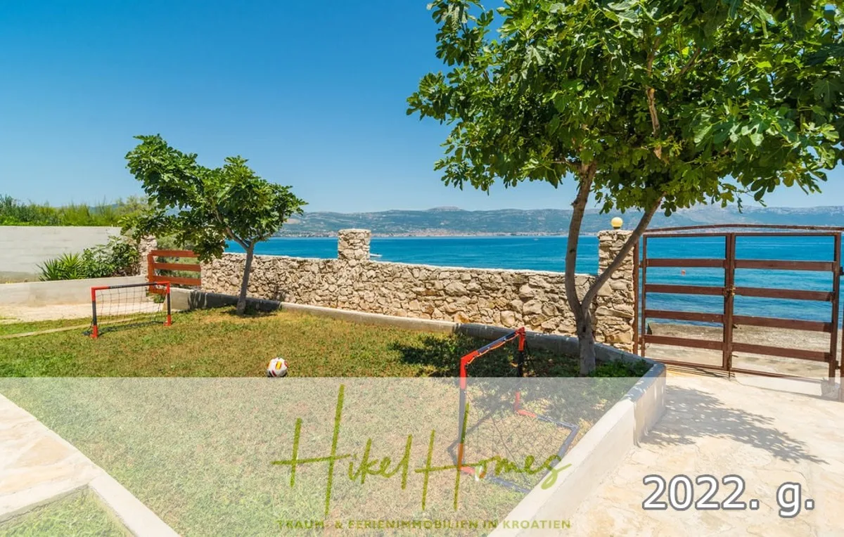 1. Reihe dirkt Meer mit 5 SZ, Pool, Jacuzzi, ... auf der Insel Ciovo (bei Trogir mit 2 Brücken) — Bild 2