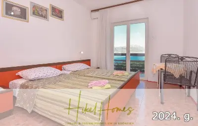 1. Reihe dirkt Meer mit 5 SZ, Pool, Jacuzzi, ... auf der Insel Ciovo (bei Trogir mit 2 Brücken) — Bild 10