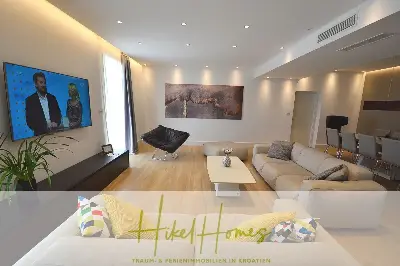 Sehr großzügige Meerblick Villa mit 300m² auf 800m² Grundstück, 4 Garagen, Pool, Terrassen — Bild 11