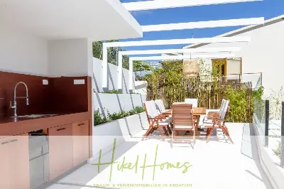 Sehr großzügige Meerblick Villa mit 300m² auf 800m² Grundstück, 4 Garagen, Pool, Terrassen — Bild 9