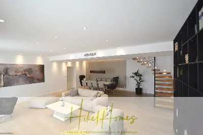 Sehr großzügige Meerblick Villa mit 300m² auf 800m² Grundstück, 4 Garagen, Pool, Terrassen — Bild 12
