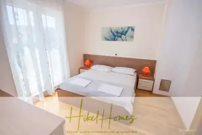 Villa im Mittelmeerstil mit 3 SZ, Pool, Dachterrasse mit Meerblick - möbiliert (15) — Bild 9