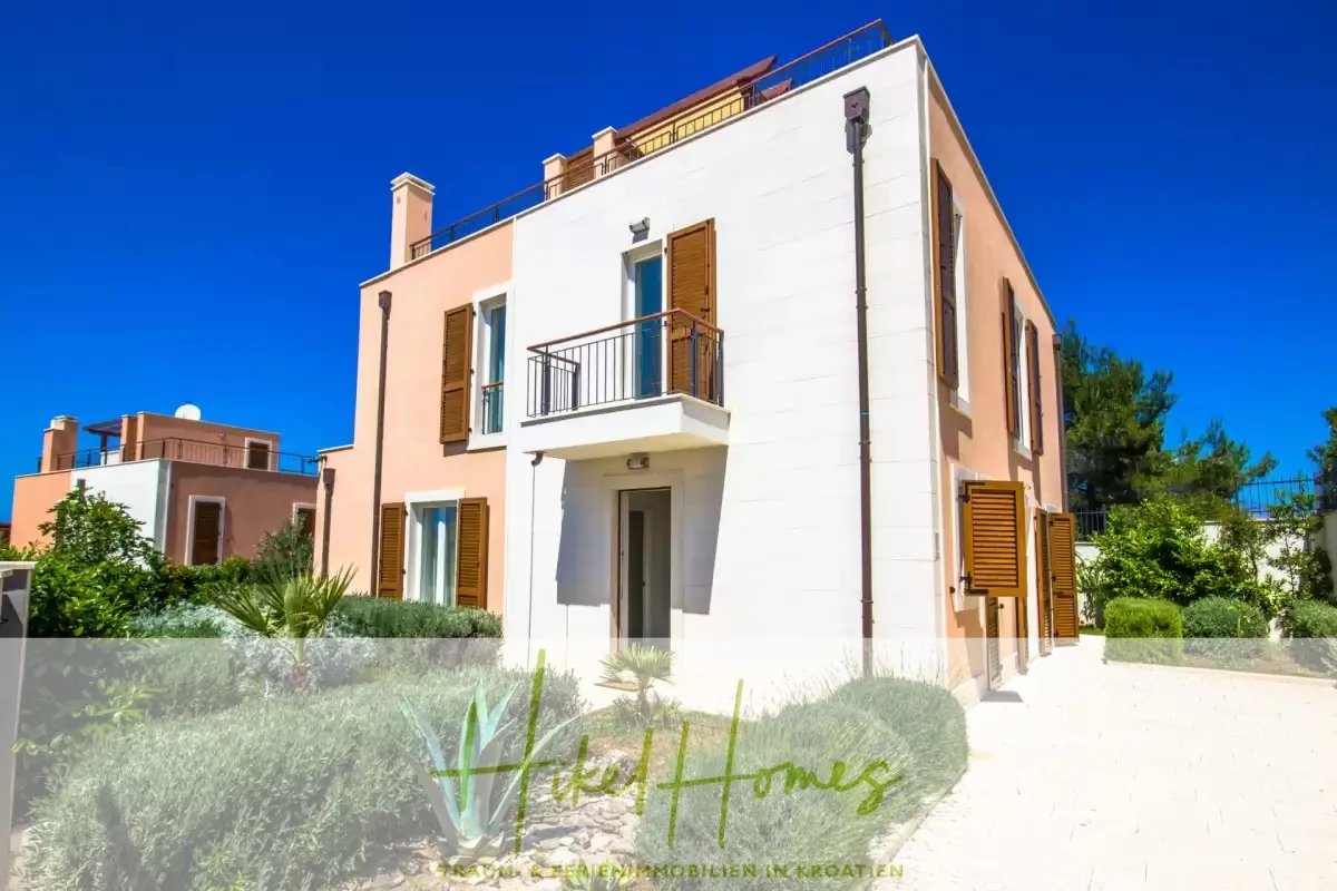 Villa im Mittelmeerstil mit 3 SZ, Pool, Dachterrasse mit Meerblick (7) — Bild 3
