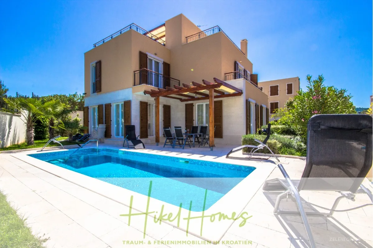 Villa im Mittelmeerstil mit 3 SZ, Pool, Dachterrasse mit Meerblick (7) — Bild 1