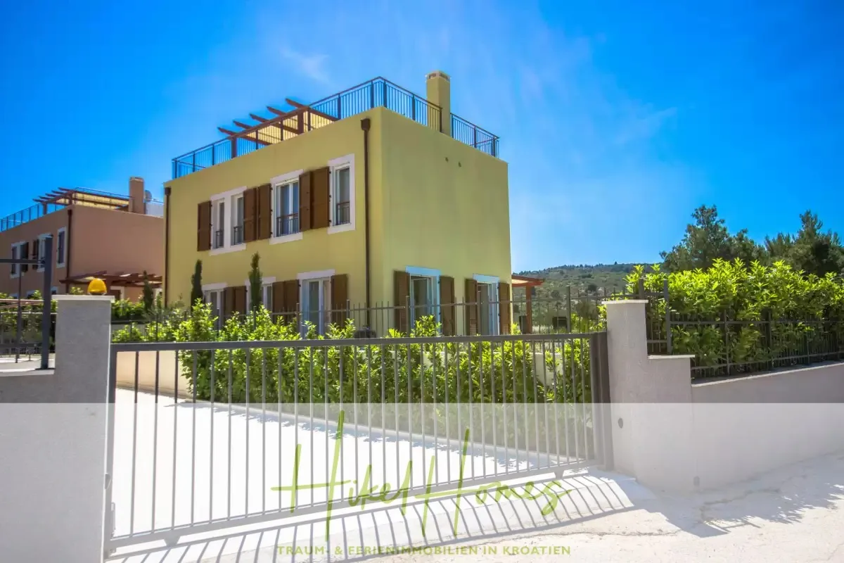Villa im Mittelmeerstil mit 3 SZ, Pool, Dachterrasse mit Meerblick (2) — Bild 5