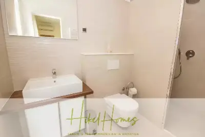 Villa im Mittelmeerstil mit 3 SZ, Pool, Dachterrasse mit Meerblick (2) — Bild 18