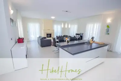 Villa im Mittelmeerstil mit 3 SZ, Pool, Dachterrasse mit Meerblick (2) — Bild 12
