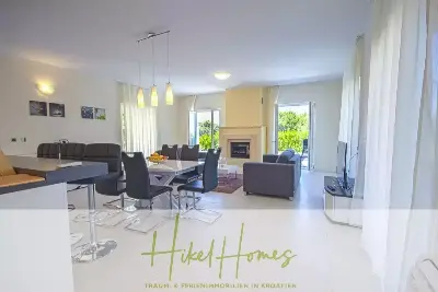 Villa im Mittelmeerstil mit 3 SZ, Pool, Dachterrasse mit Meerblick (2) — Bild 14