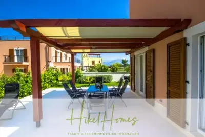 Villa im Mittelmeerstil mit 3 SZ, Pool, Dachterrasse mit Meerblick (1) — Bild 6