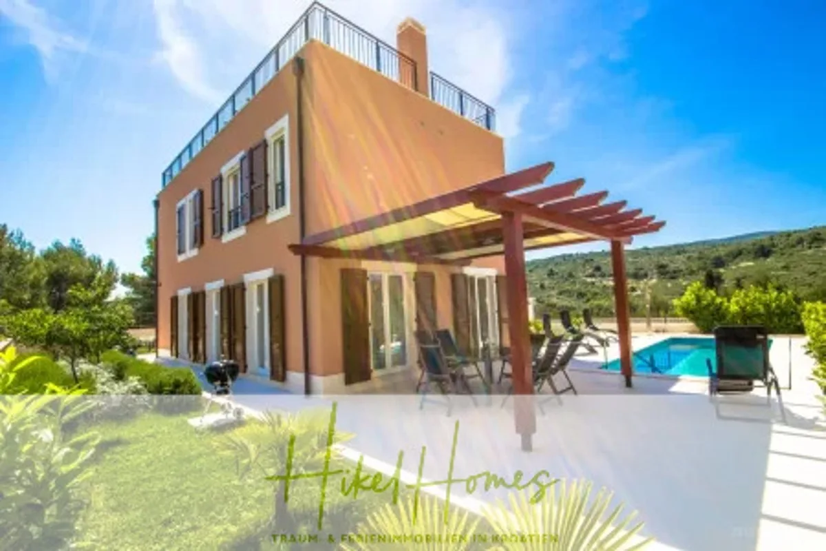 Villa im Mittelmeerstil mit 3 SZ, Pool, Dachterrasse mit Meerblick (1) — Bild 2
