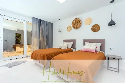 4 Schlafzimmer / 32m² Pool / Sommerküche - Neubauhaus nur 8km von Omis entfernt — Bild 14