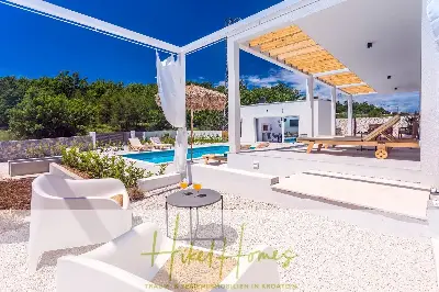 4 Schlafzimmer / 32m² Pool / Sommerküche - Neubauhaus nur 8km von Omis entfernt — Bild 7