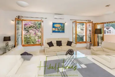 Villa mit 3 großzügigen Appartements mit jeweils 3 SZ, Küche, 2 x Pool, ... — Bild 13
