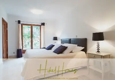 Villa mit 3 großzügigen Appartements mit jeweils 3 SZ, Küche, 2 x Pool, ... — Bild 14