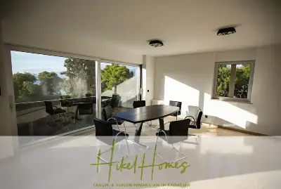 Erstbezug-Neubau Villa / Luxus Ausstattung / Pool / ... — Bild 16