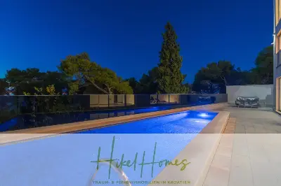 Erstbezug-Neubau Villa / Luxus Ausstattung / Pool / ... — Bild 11