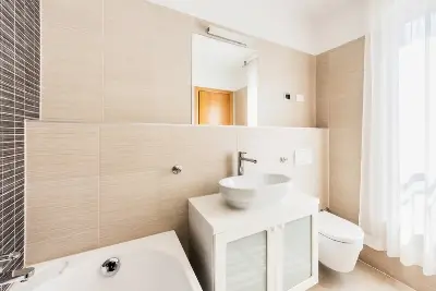 Großzügige Villa im Mittelmeerstil mit 3 SZ, Pool, Dachterrasse mit Meerblick (12) — Bild 20