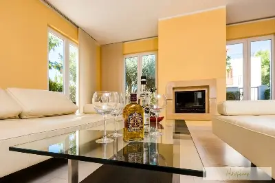 Großzügige Villa im Mittelmeerstil mit 3 SZ, Pool, Dachterrasse mit Meerblick (12) — Bild 6