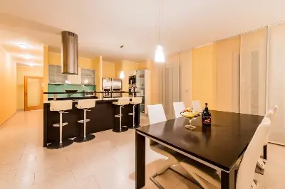 Großzügige Villa im Mittelmeerstil mit 3 SZ, Pool, Dachterrasse mit Meerblick (12) — Bild 15