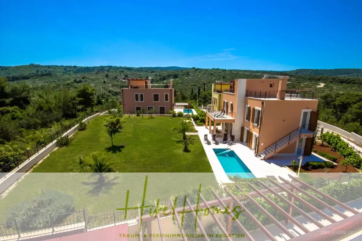 Villa im Mittelmeerstil mit 3 SZ, Pool, Dachterrasse mit Meerblick (3/4) — Bild 5