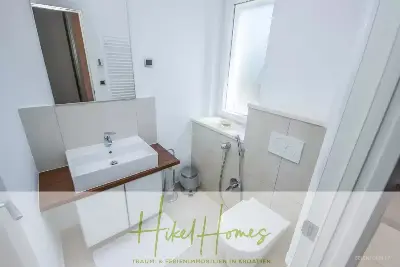 Villa im Mittelmeerstil mit 3 SZ, Pool, Dachterrasse mit Meerblick (3/4) — Bild 12