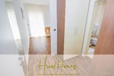 Villa im Mittelmeerstil mit 3 SZ, Pool, Dachterrasse mit Meerblick (3/4) — Bild 17