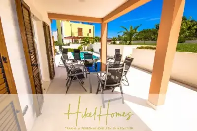 Villa im Mittelmeerstil mit 3 SZ, Pool, Dachterrasse mit Meerblick (3/4) — Bild 8