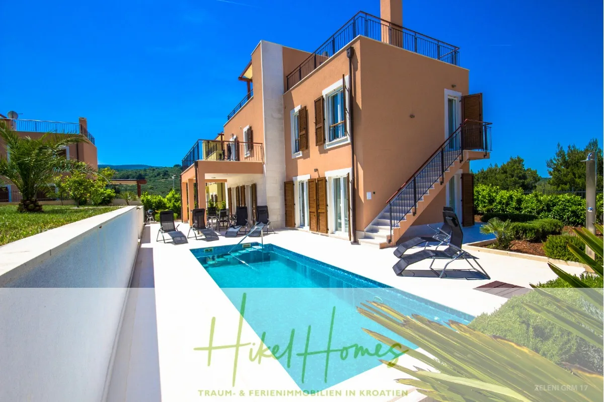 Villa im Mittelmeerstil mit 3 SZ, Pool, Dachterrasse mit Meerblick (3/4) — Bild 2