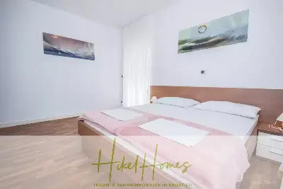 Villa im Mittelmeerstil mit 3 SZ, Pool, Dachterrasse mit Meerblick (3/4) — Bild 16