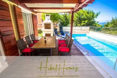 Villa im Mittelmeerstil mit 3 SZ, Pool, Dachterrasse mit Meerblick - möbiliert (9) — Bild 6