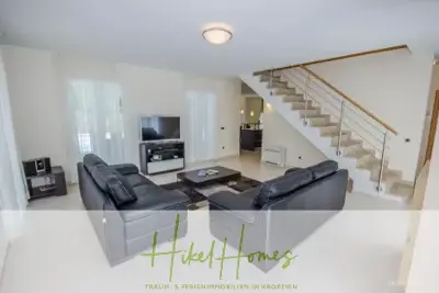 Villa im Mittelmeerstil mit 3 SZ, Pool, Dachterrasse mit Meerblick - möbiliert (9) — Bild 7