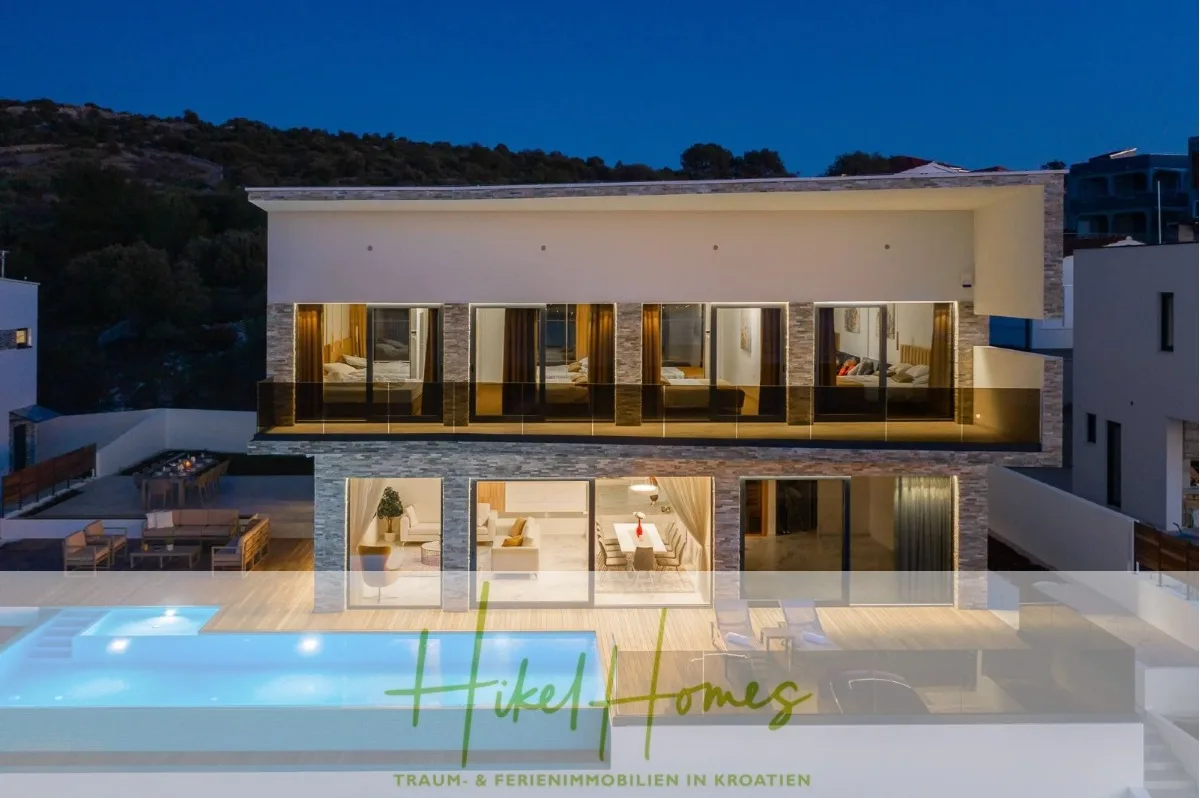 Bezugsfertige Luxus-Meerblick Villa mit 4 SZ, Pool, Sauna, Fitness, Jacuzzi, vollständig möbliert — Bild 1